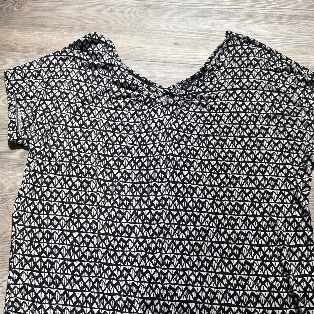 Apt. 9 Black and White Geometric Blouse